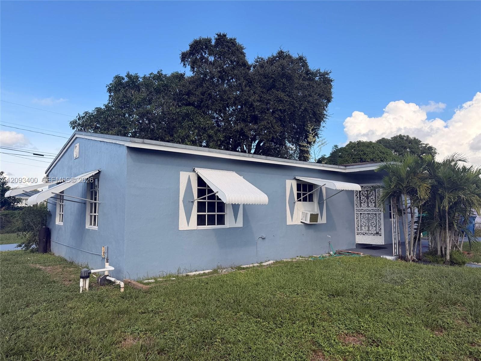 16000 NW 17th Ct photo 4