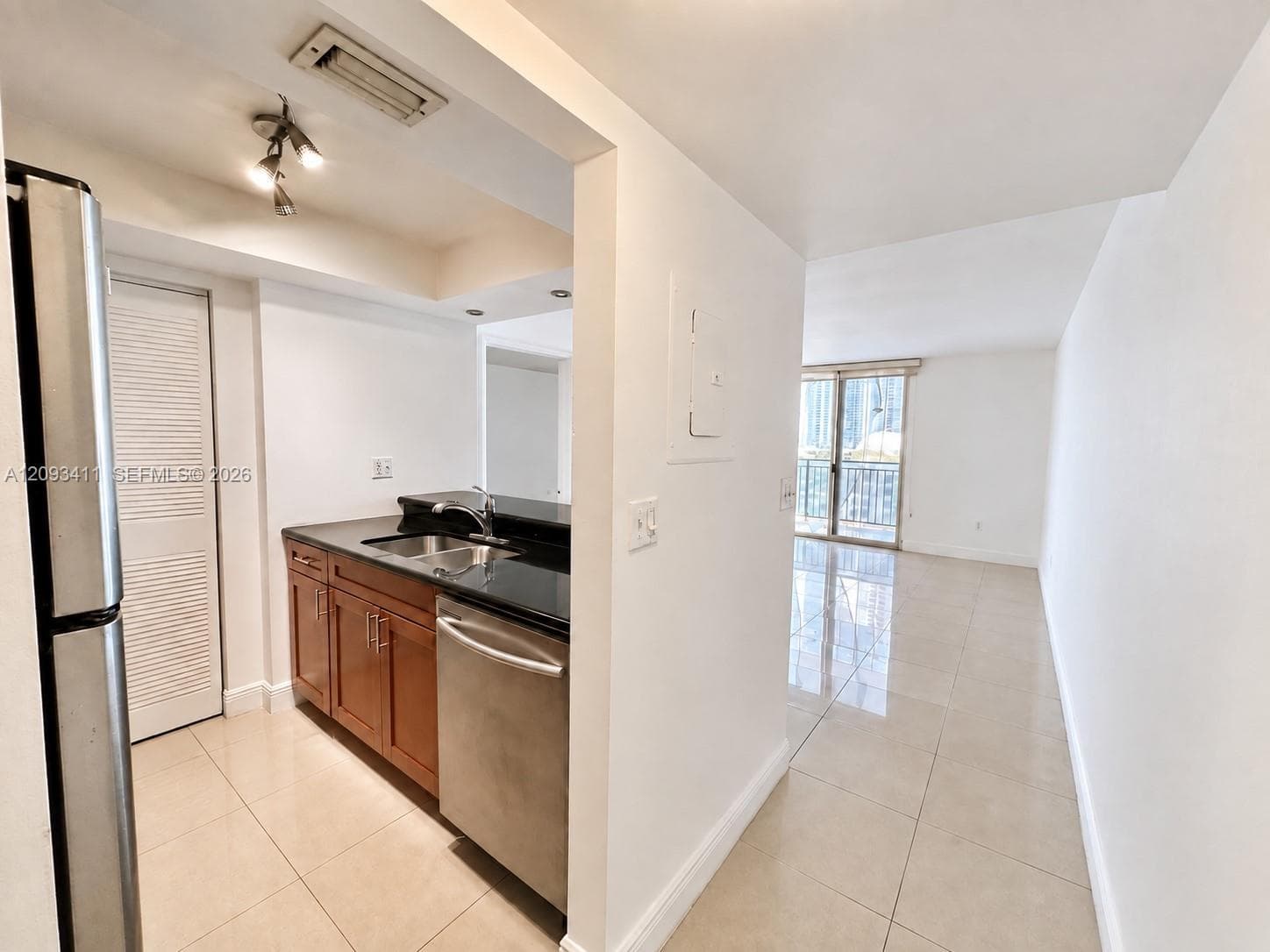 MADISON DOWNTOWN CONDO · #W-2002 in Miami - Photo 2