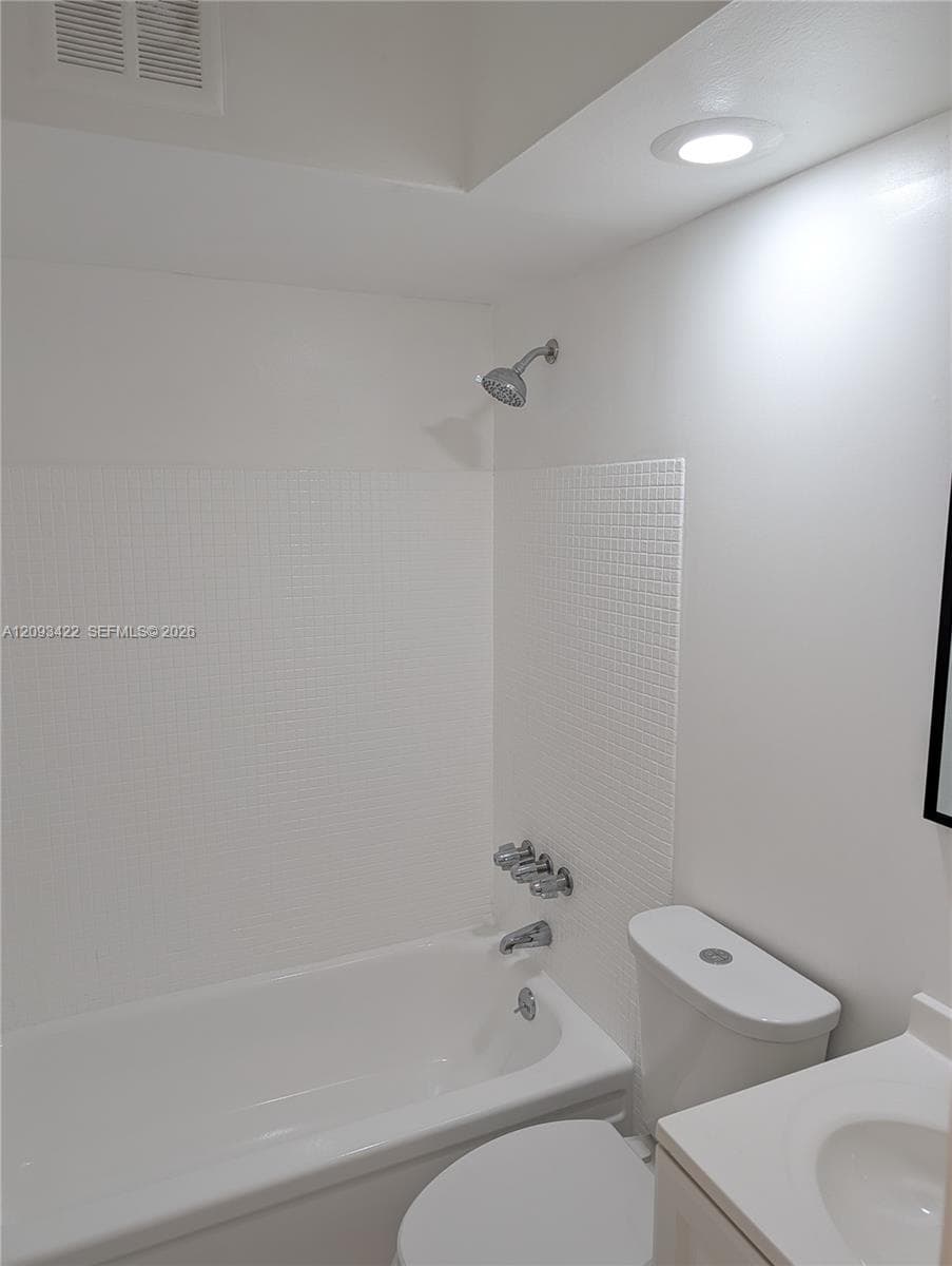 PARADISE BY THE SEA CONDO · #202 in Hallandale Beach - Photo 9