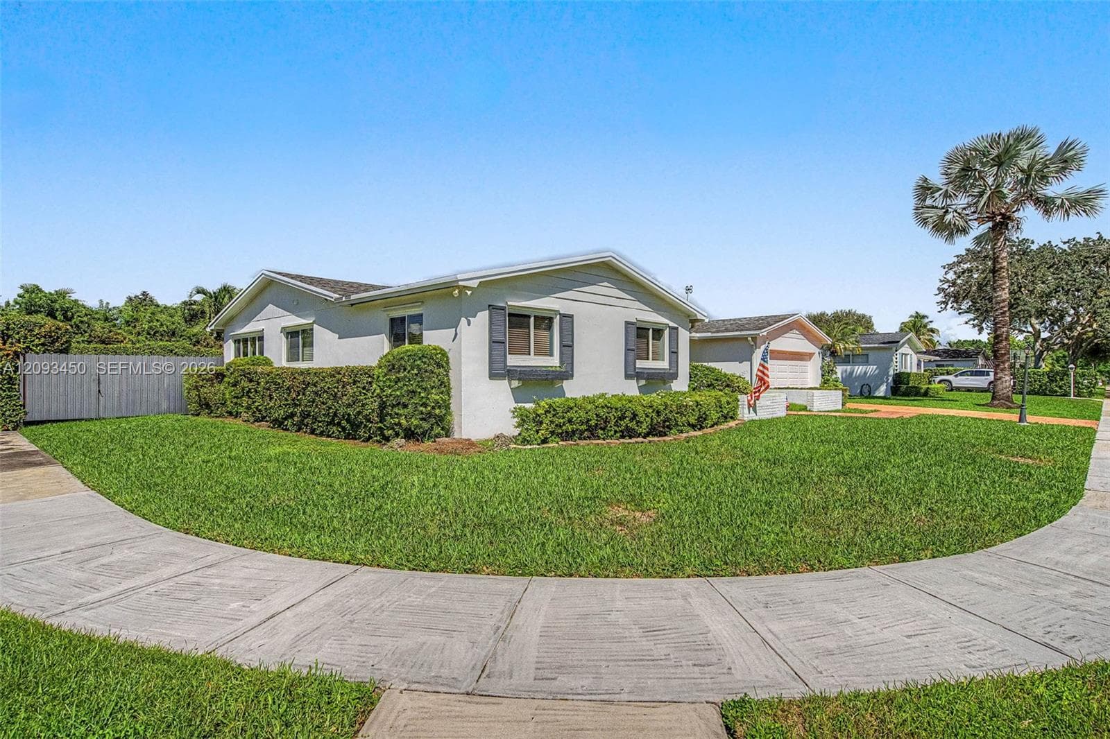 10190 SW 99th Ave photo 2