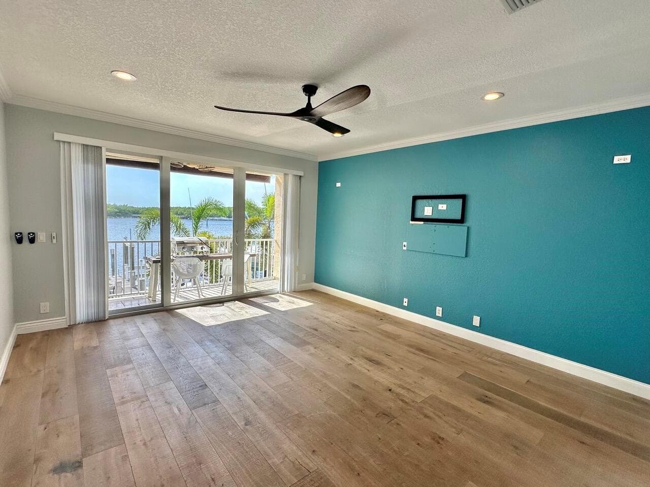 2nd floor-Living room
