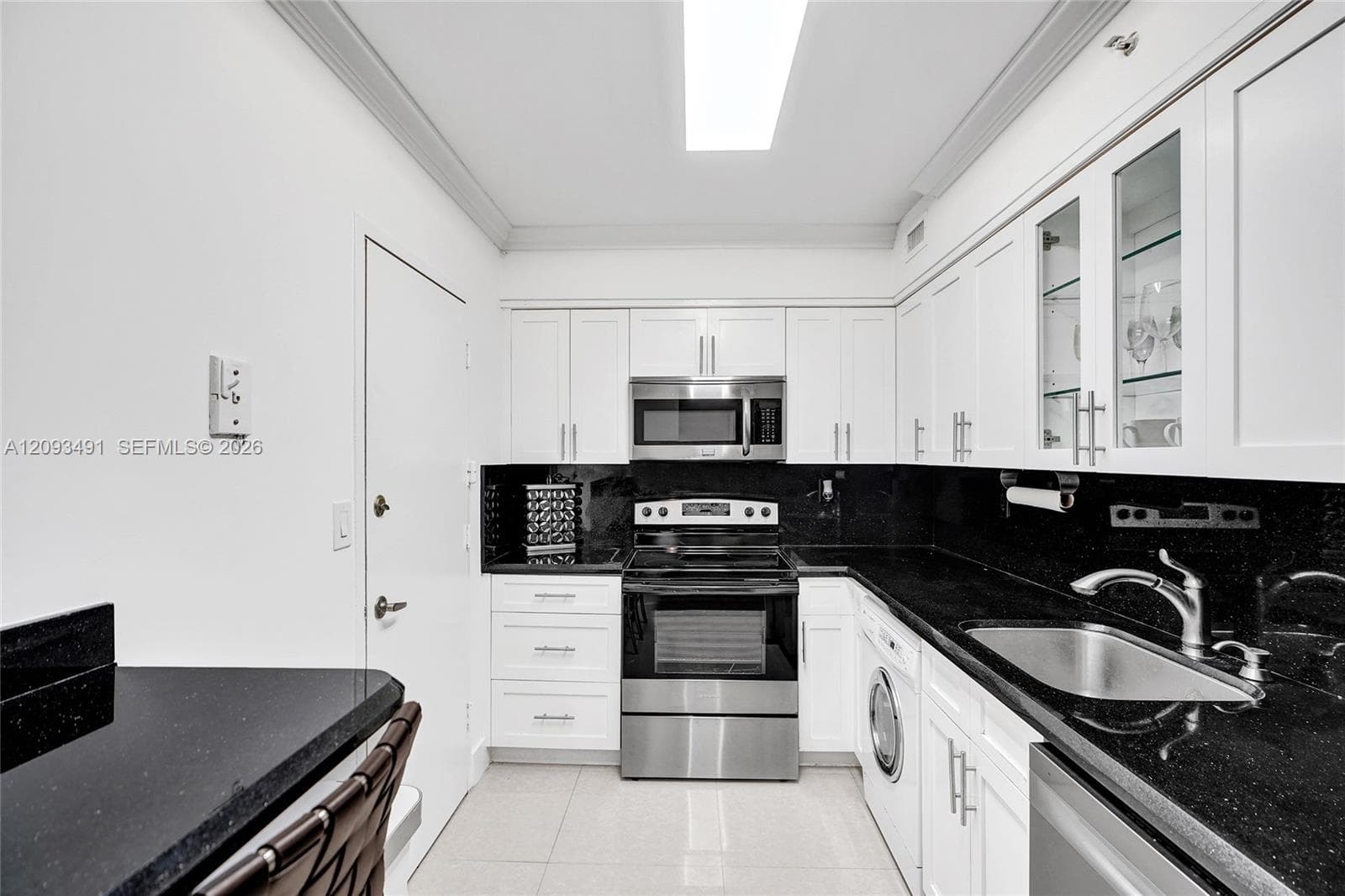 WAVE CONDO · #415 (available now) in Hollywood - Photo 9