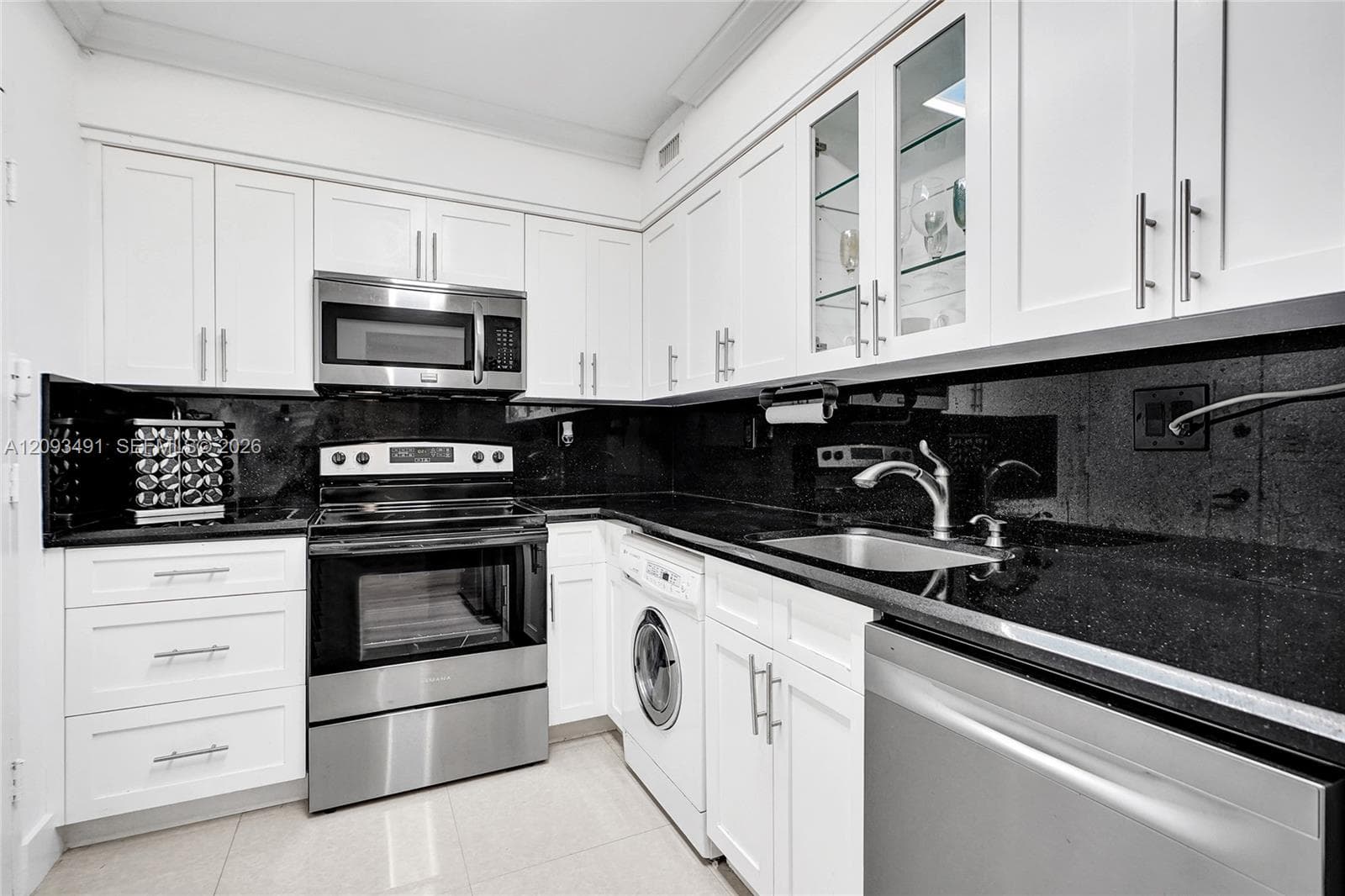 WAVE CONDO · #415 (available now) in Hollywood - Photo 10