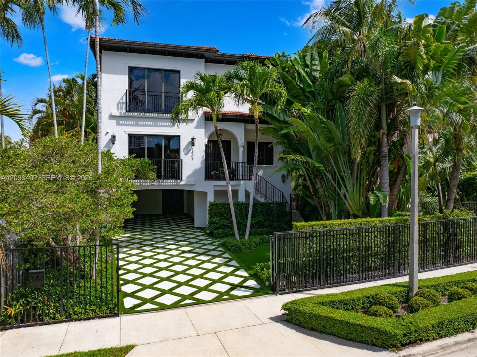 1803 S Bayshore Ln photo 1