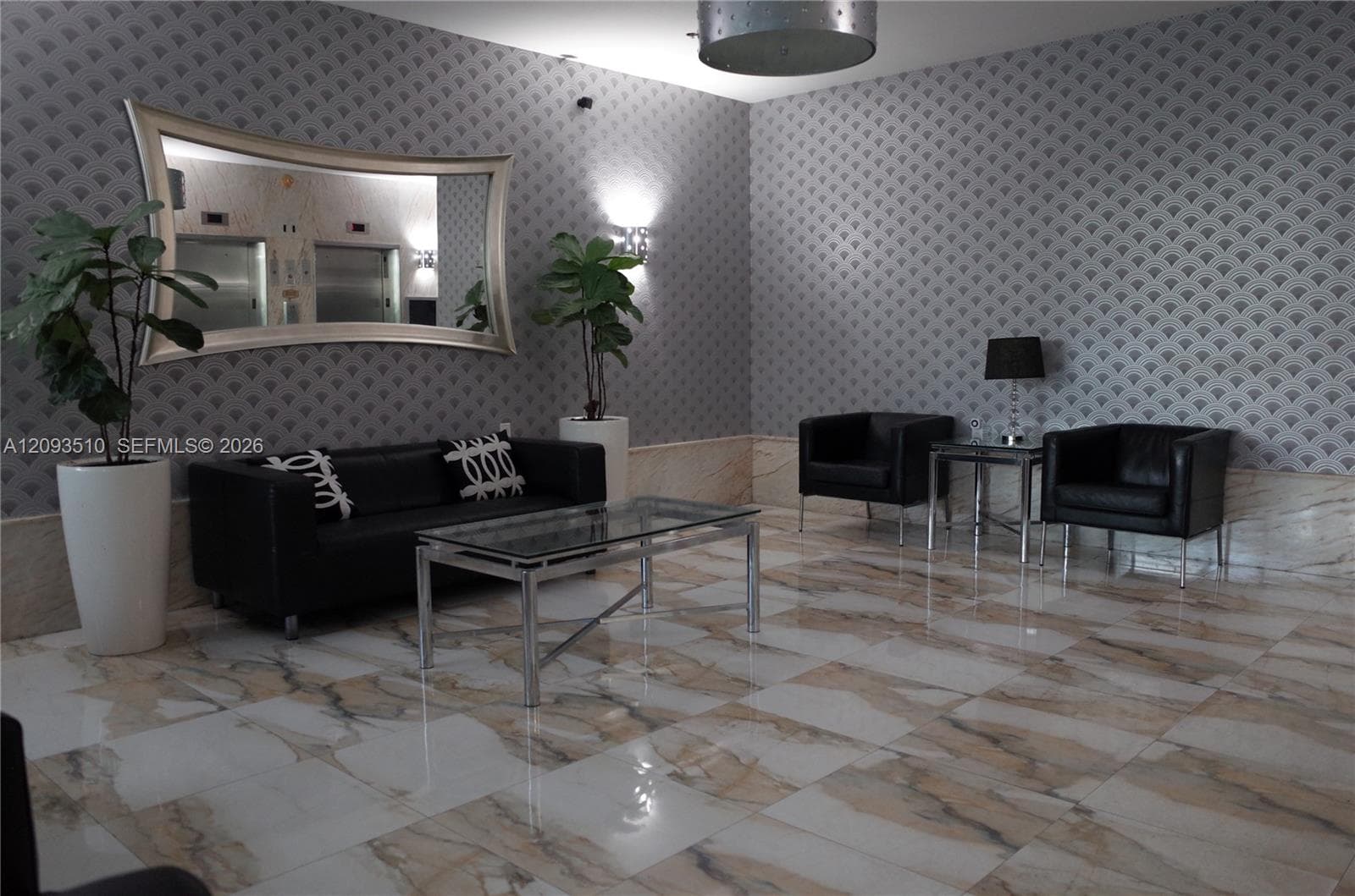 ISLANDER CONDO APTS · #302 in Miami Beach - Photo 2