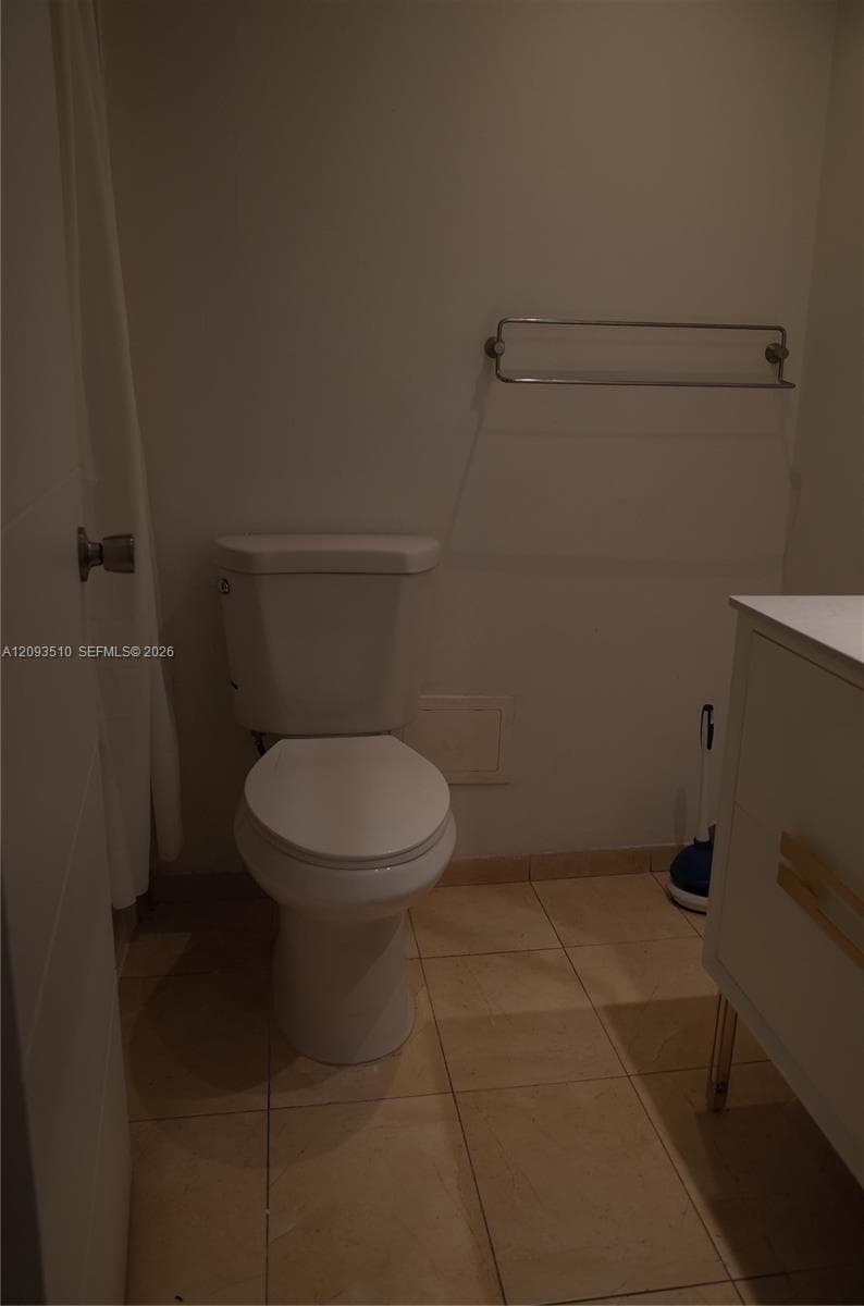 ISLANDER CONDO APTS · #302 in Miami Beach - Photo 12