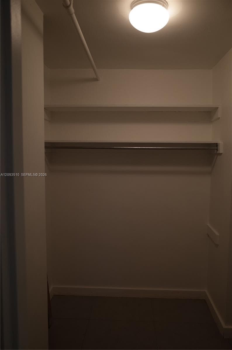 ISLANDER CONDO APTS · #302 in Miami Beach - Photo 9