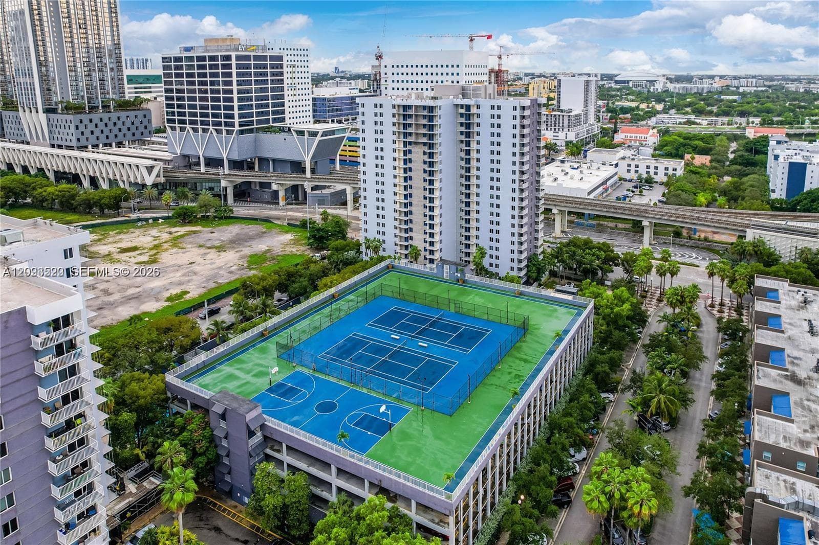 MADISON DOWNTOWN CONDO · #E-1008 in Miami - Photo 2
