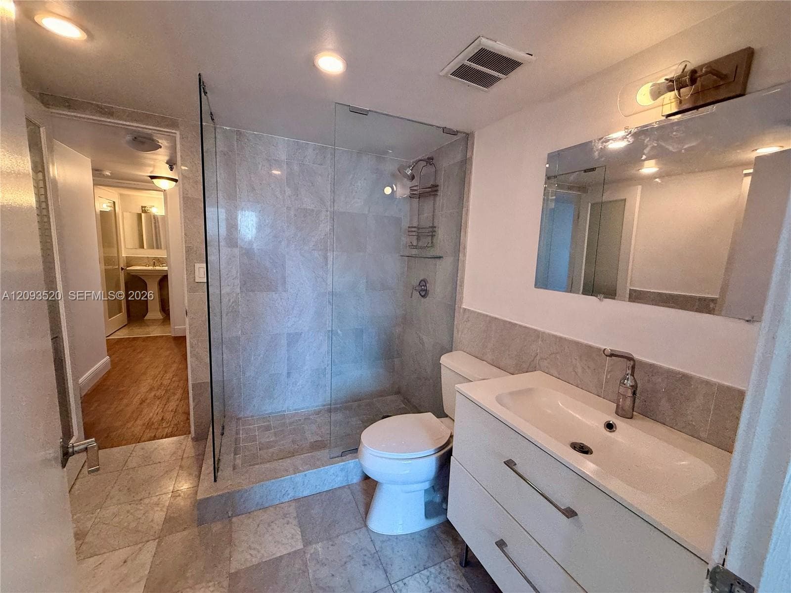 MADISON DOWNTOWN CONDO · #E-1008 in Miami - Photo 13