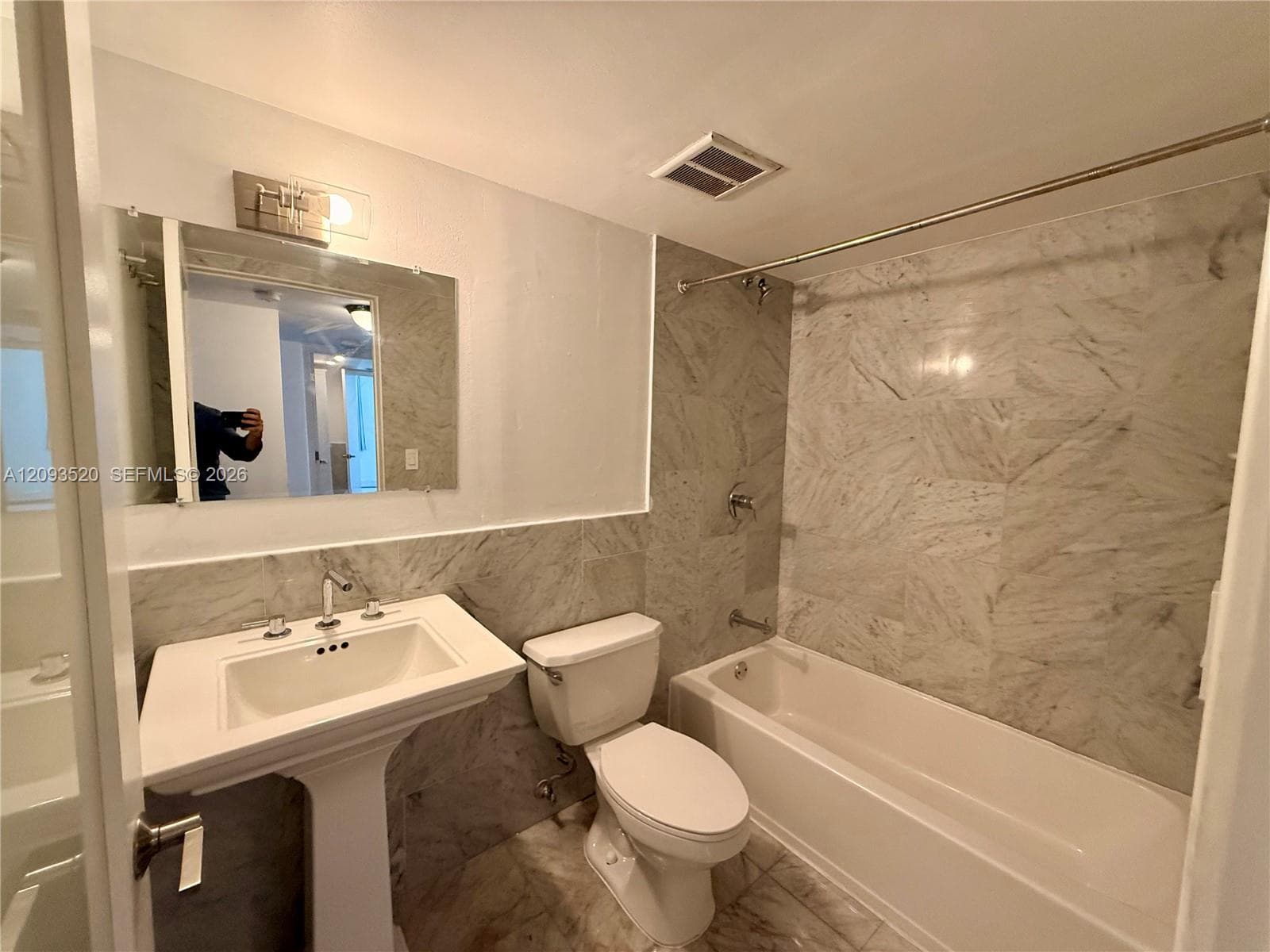 MADISON DOWNTOWN CONDO · #E-1008 in Miami - Photo 12