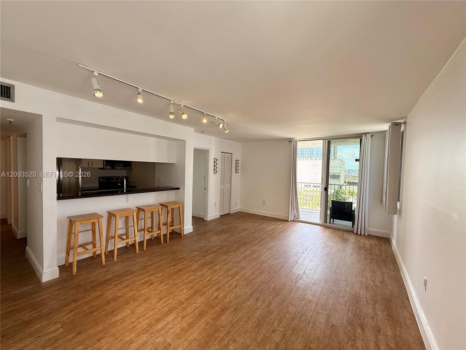 MADISON DOWNTOWN CONDO · #E-1008 in Miami - Photo 3