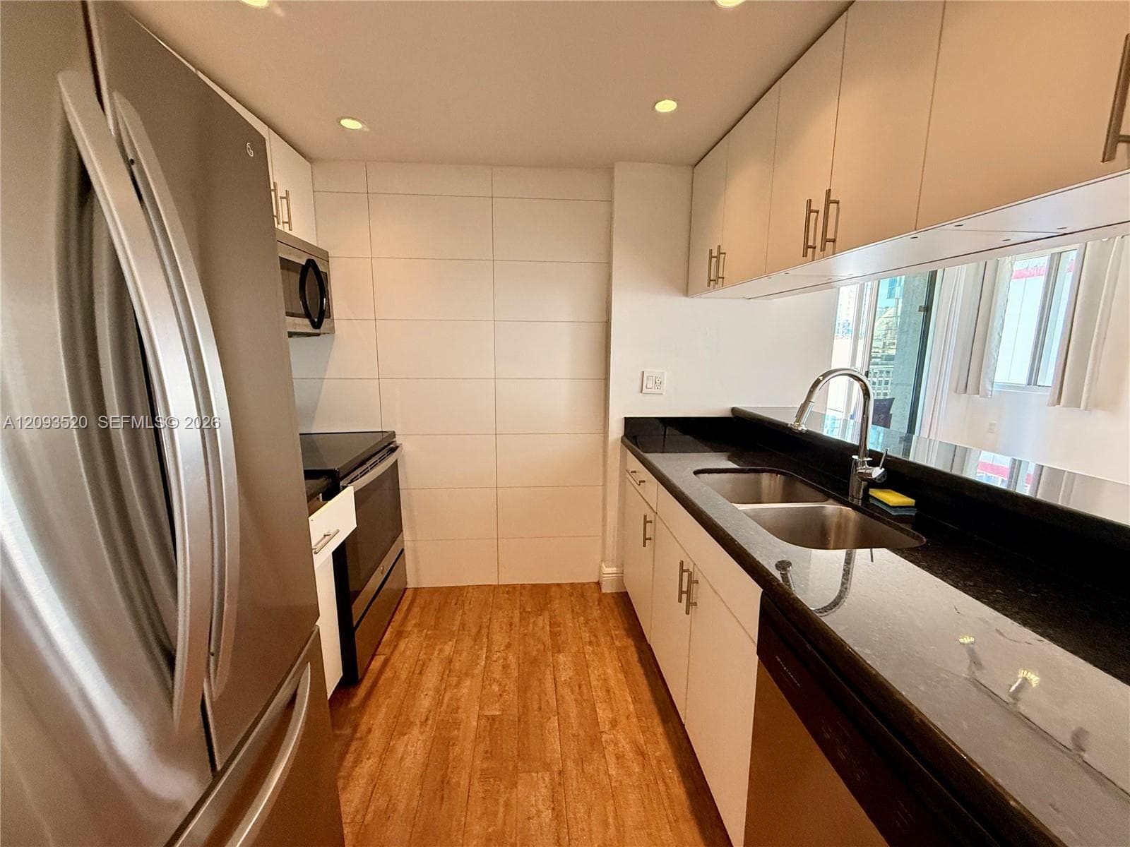 MADISON DOWNTOWN CONDO · #E-1008 in Miami - Photo 9