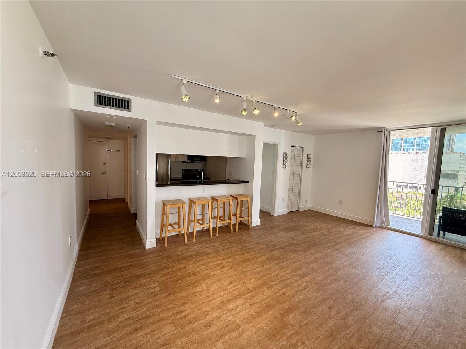 MADISON DOWNTOWN CONDO · #E-1008 in Miami - Photo 4
