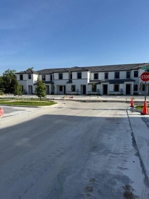 49 NW 10 th  st # D #49 D photo 9