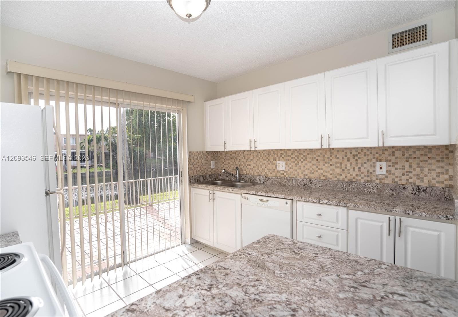 LAGO DEL REY CONDO · #203 in Hialeah - Photo 10
