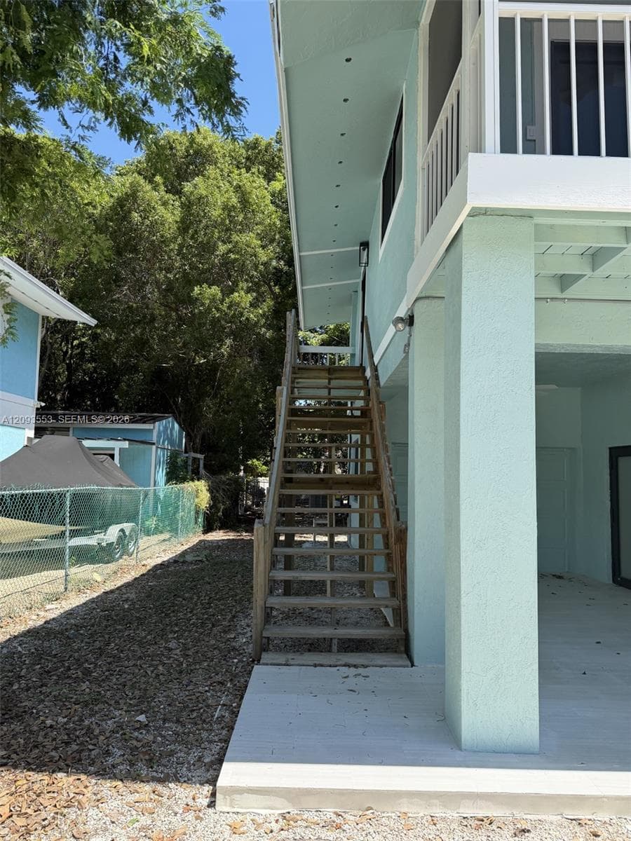 39 Gumbo Limbo Ave photo 16