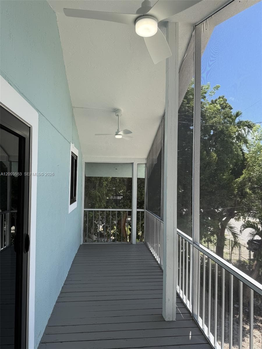 39 Gumbo Limbo Ave photo 9