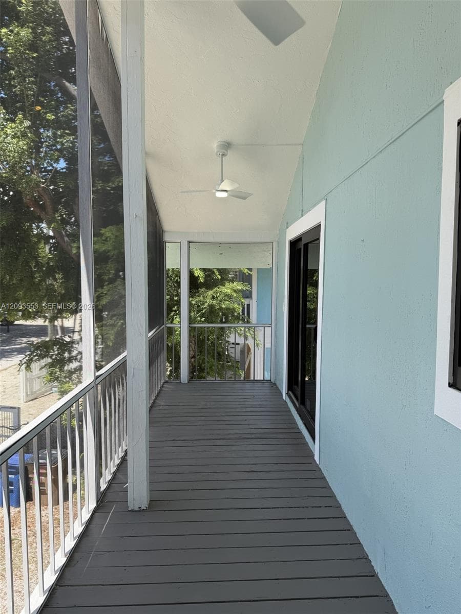39 Gumbo Limbo Ave photo 10