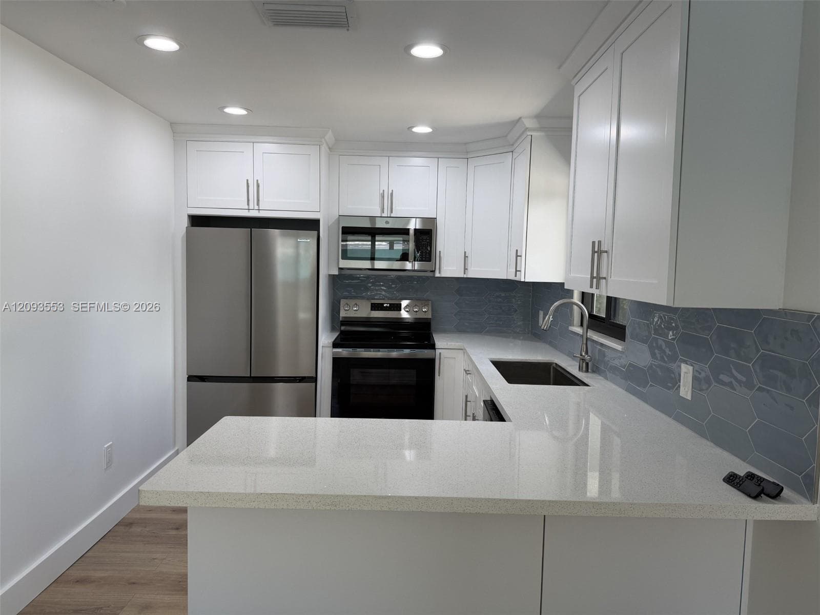39 Gumbo Limbo Ave photo 8