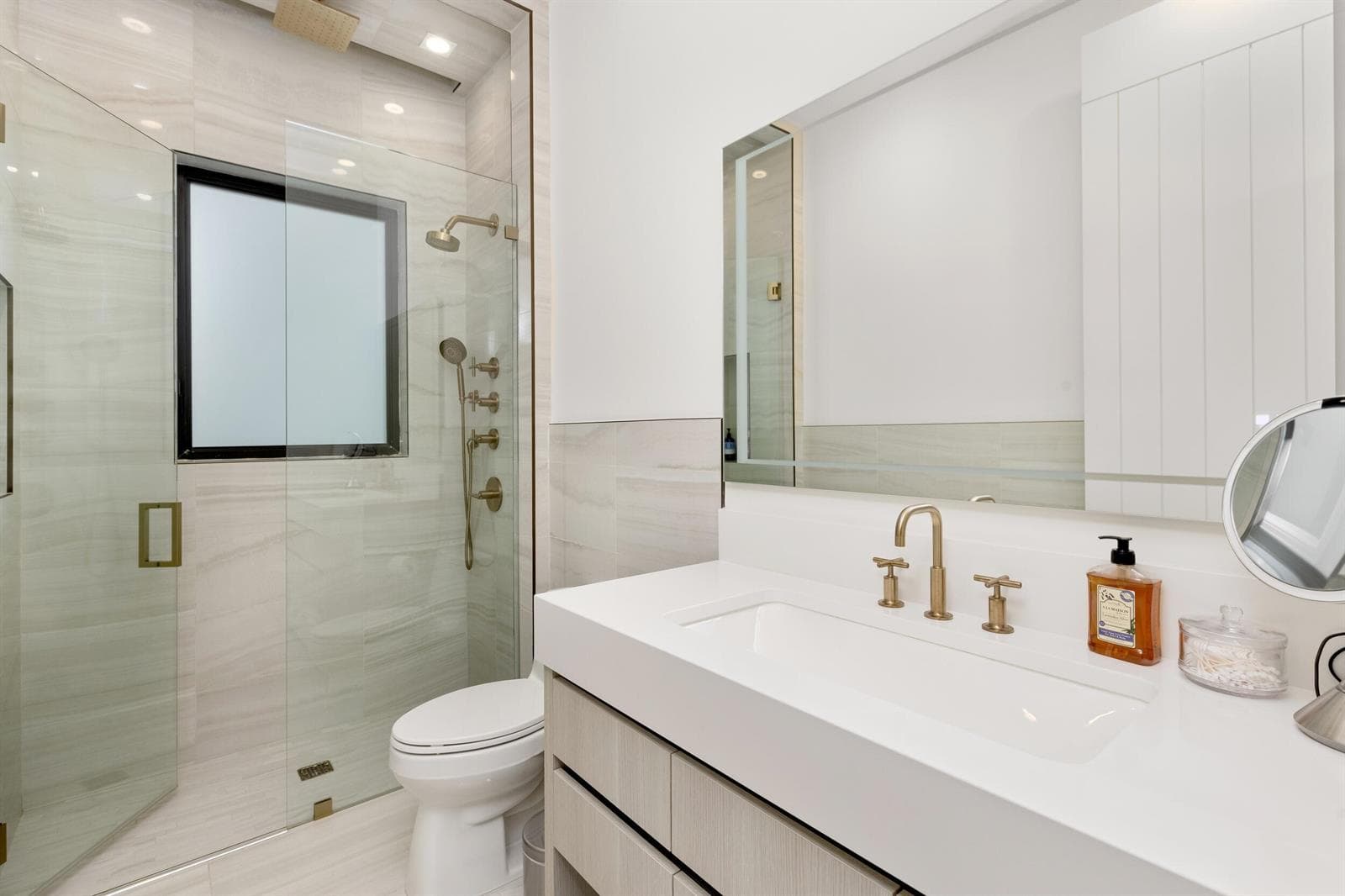 Guest Bath 2