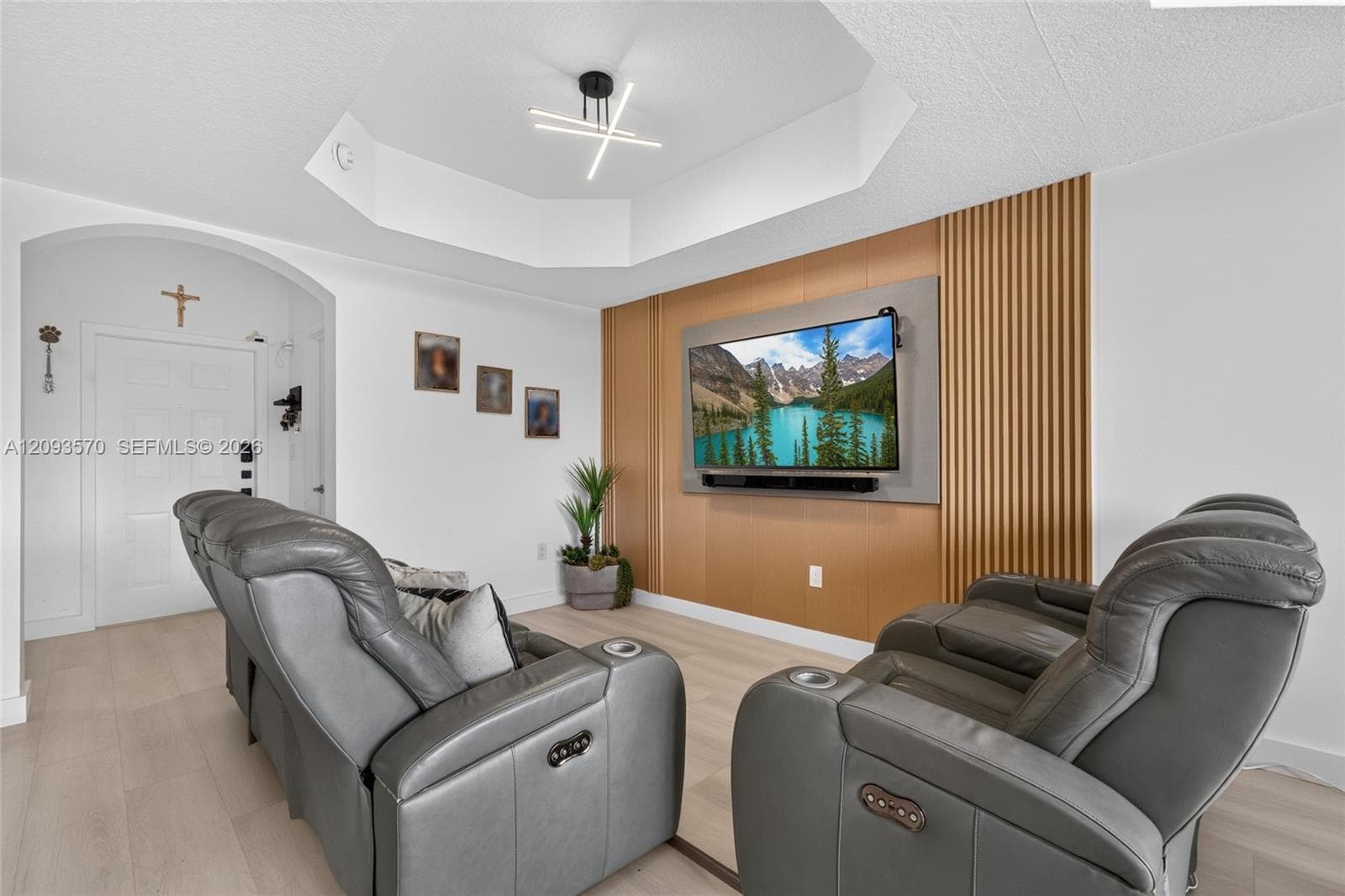 EGRET LAKES ESTATES SEC 2 in Miami - Photo 6