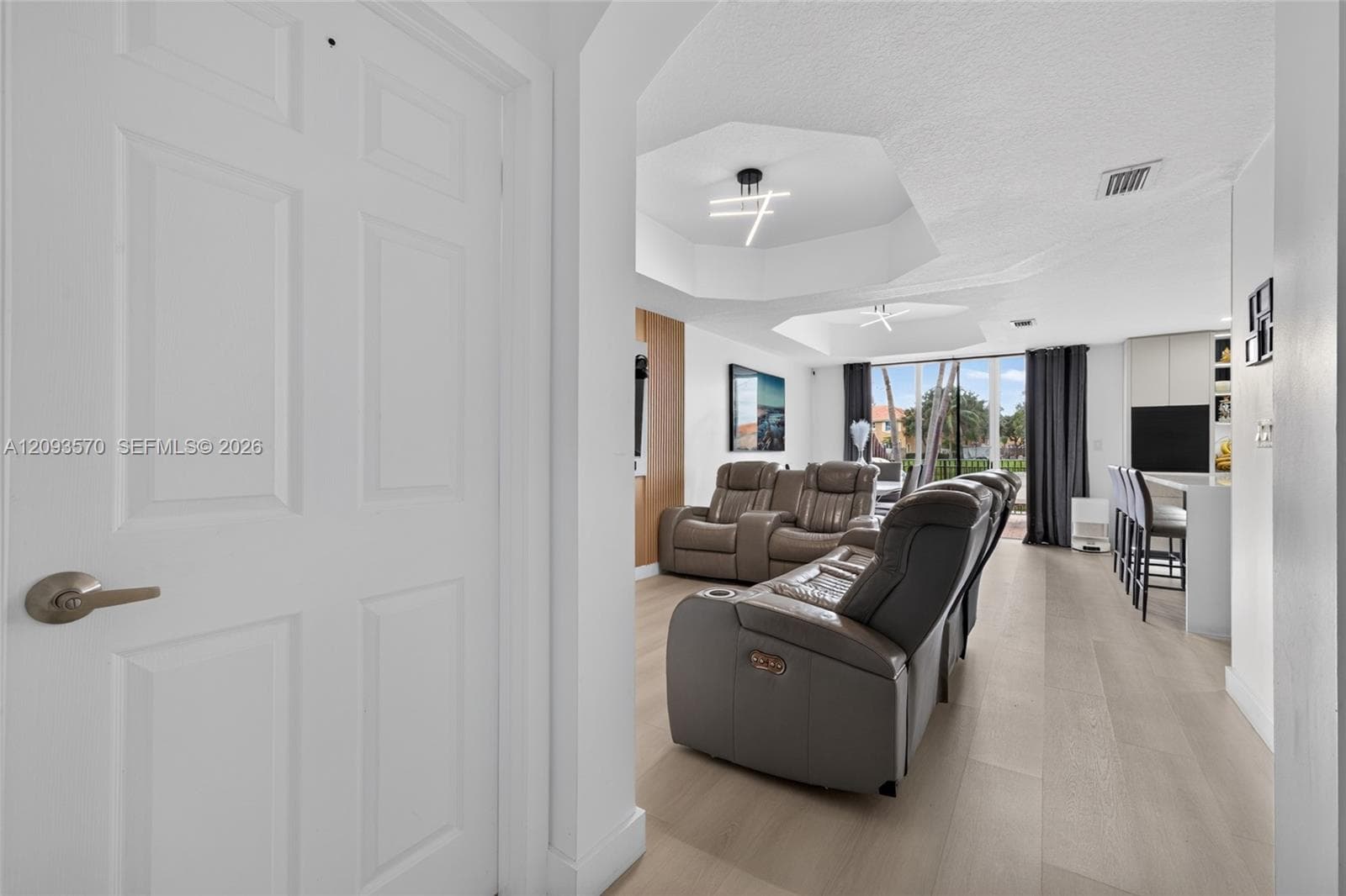 EGRET LAKES ESTATES SEC 2 in Miami - Photo 3