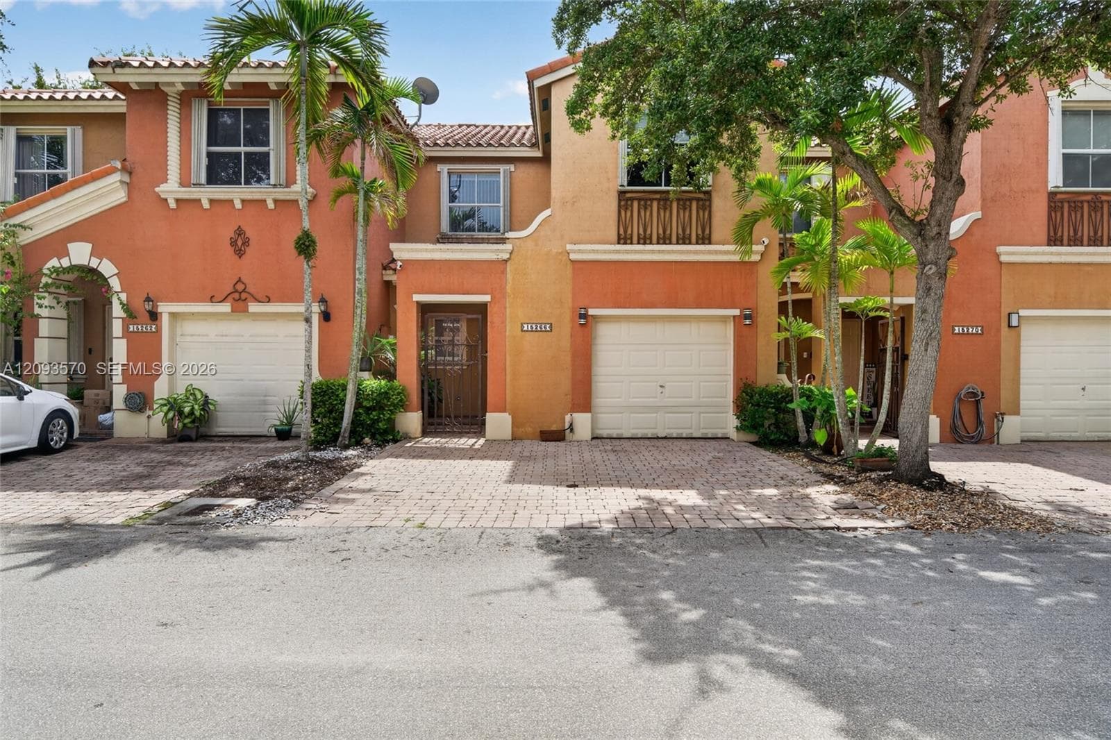 EGRET LAKES ESTATES SEC 2 in Miami - Photo 1
