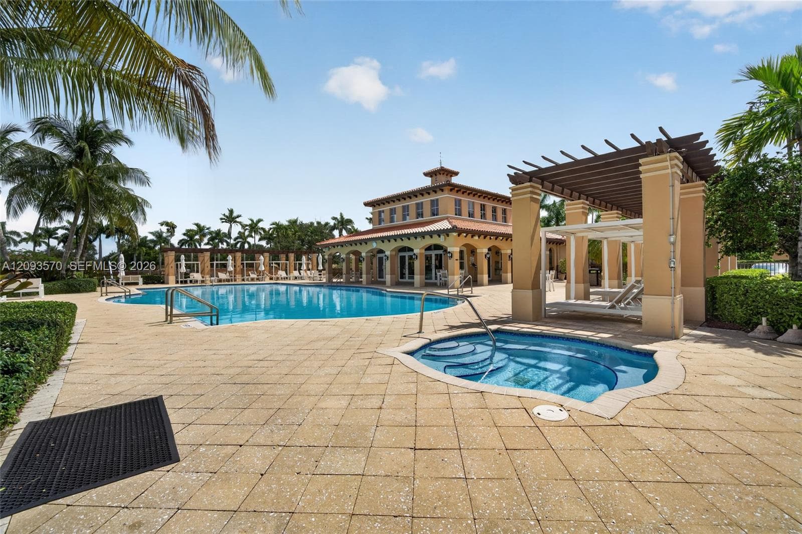 EGRET LAKES ESTATES SEC 2 in Miami - Photo 38