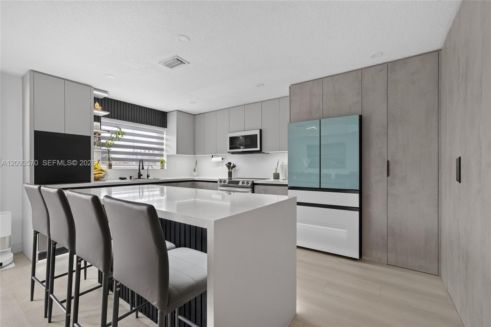 EGRET LAKES ESTATES SEC 2 in Miami - Photo 8