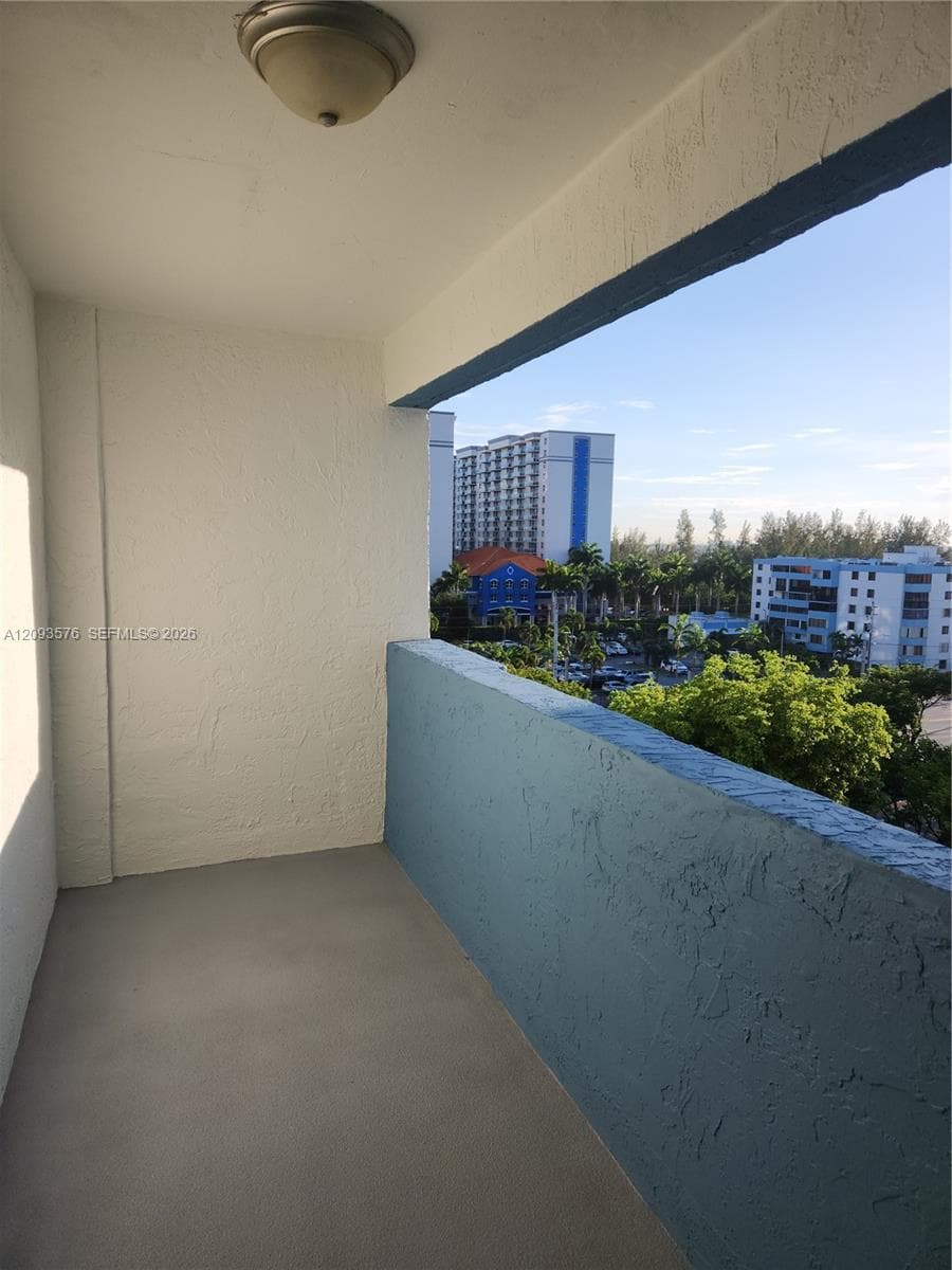 5050 Condo · #709 in Miami - Photo 3