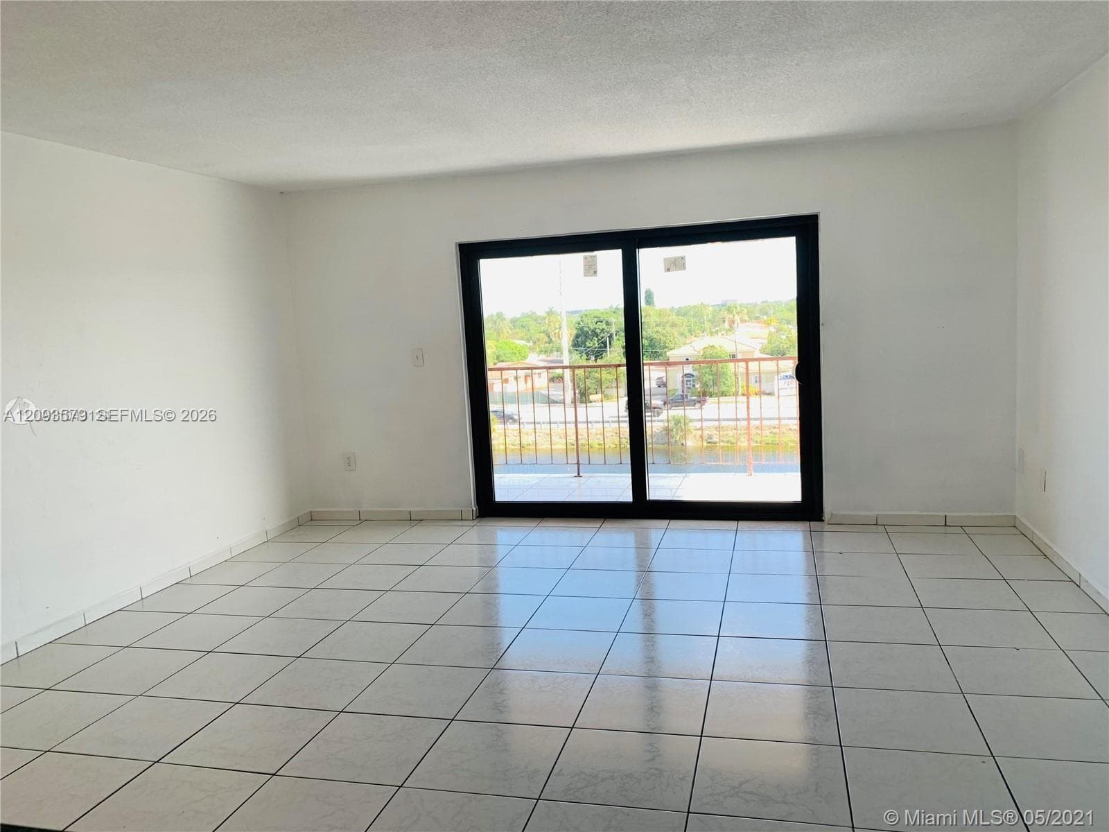 KINGS COVE CONDO · #514 in Hialeah - Photo 3