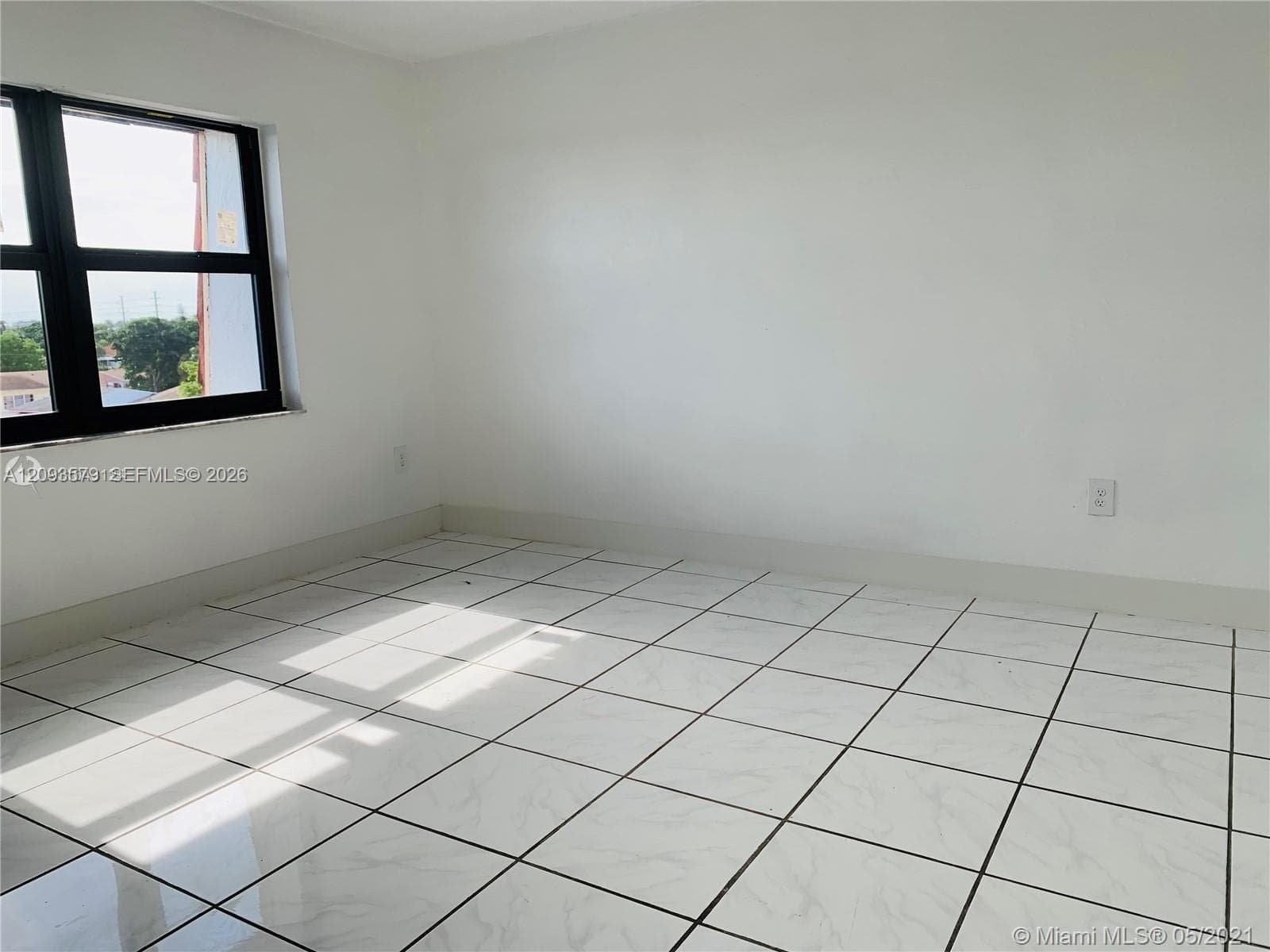 KINGS COVE CONDO · #514 in Hialeah - Photo 8