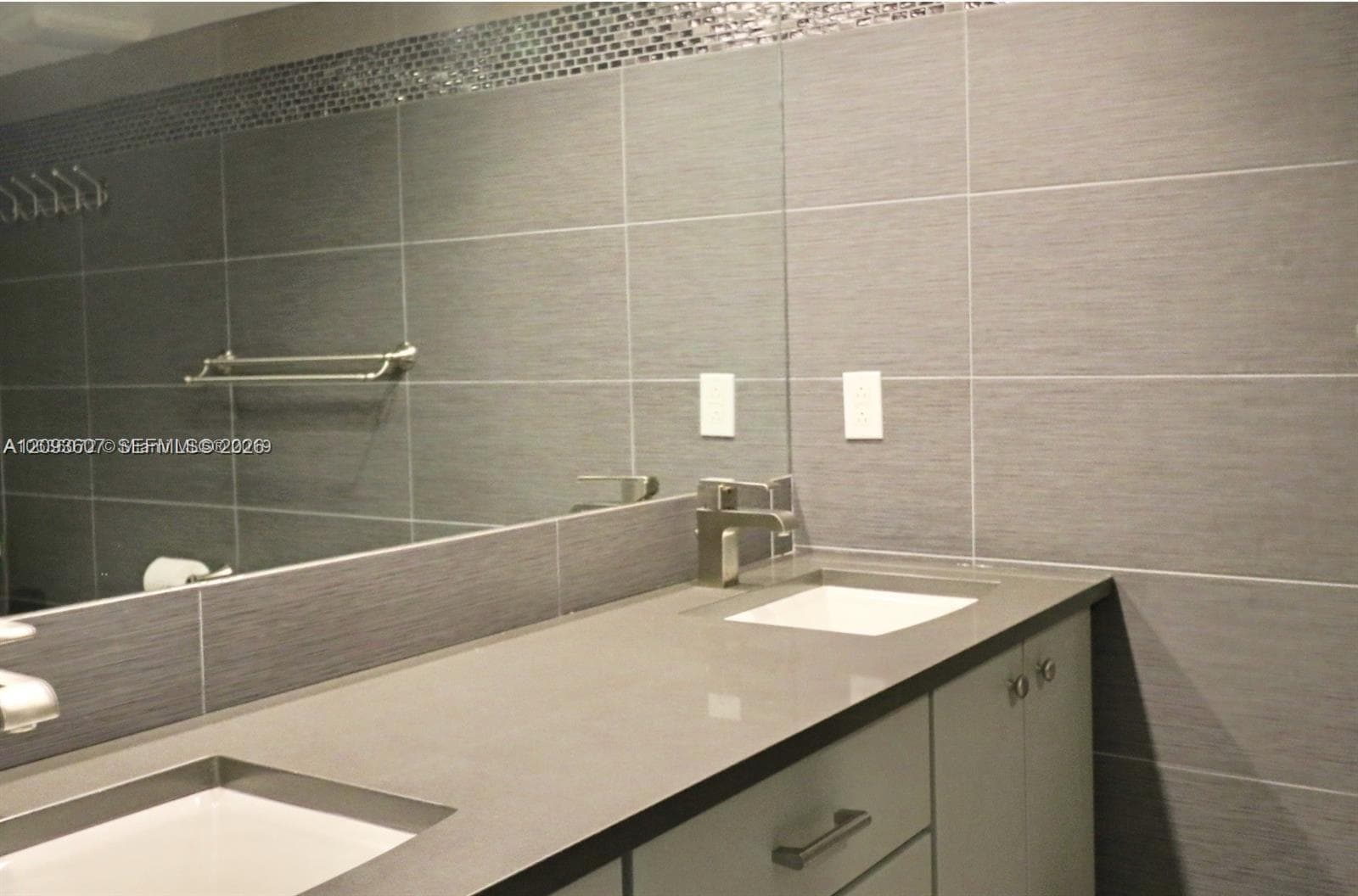 PLAZA TOWERS · #1202 in Hallandale Beach - Photo 10