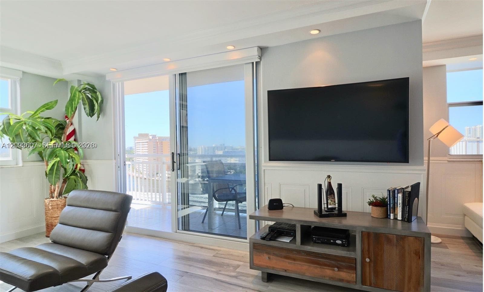 PLAZA TOWERS · #1202 in Hallandale Beach - Photo 35