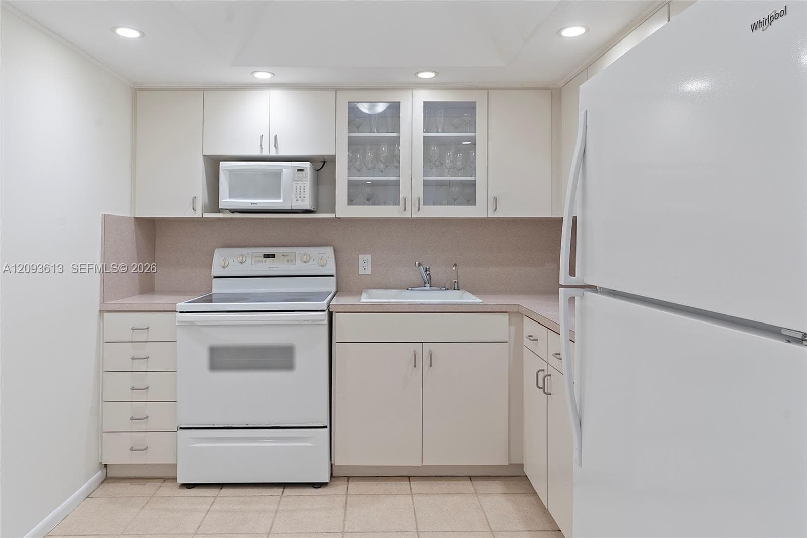 ARLEN BEACH CONDO · #1007 in Miami Beach - Photo 16