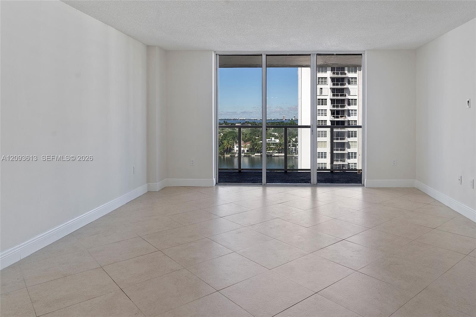 ARLEN BEACH CONDO · #1007 in Miami Beach - Photo 24