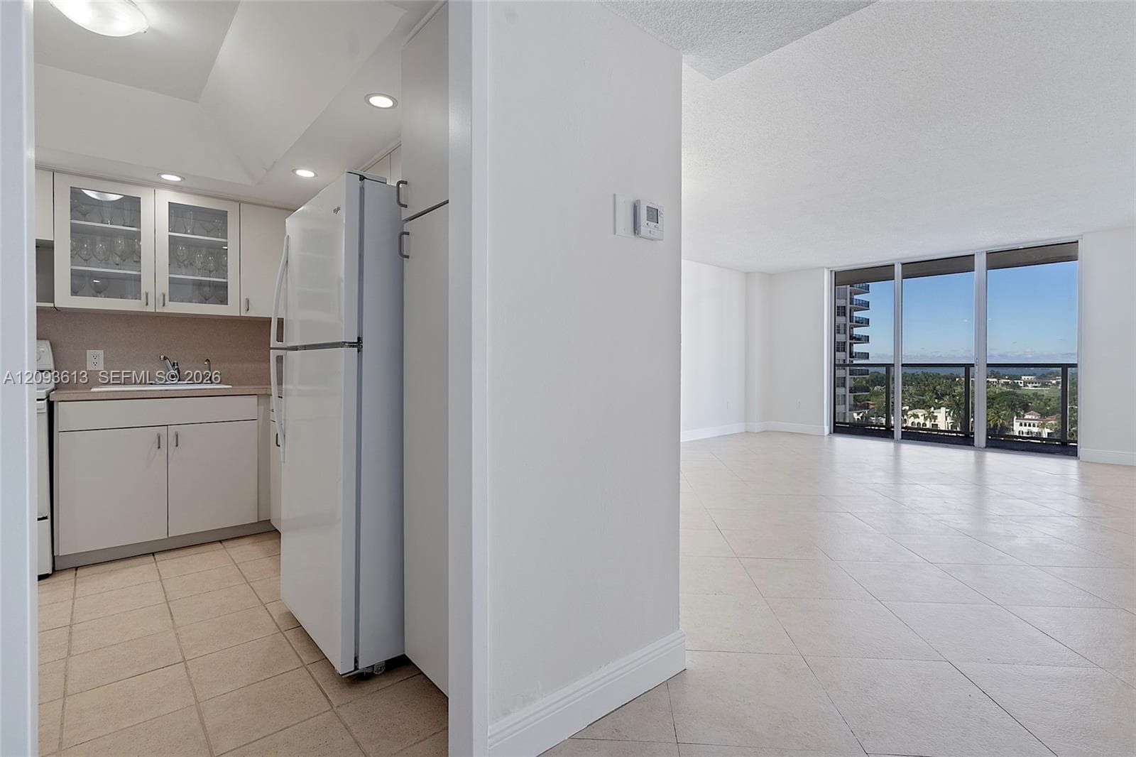 ARLEN BEACH CONDO · #1007 in Miami Beach - Photo 31