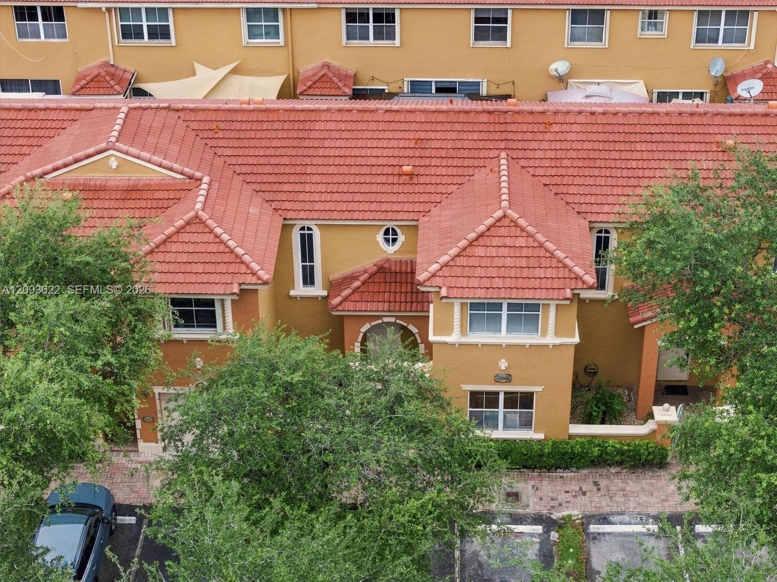 VILLA VIZCAYA CONDO · #1406 in Miami Lakes - Photo 25
