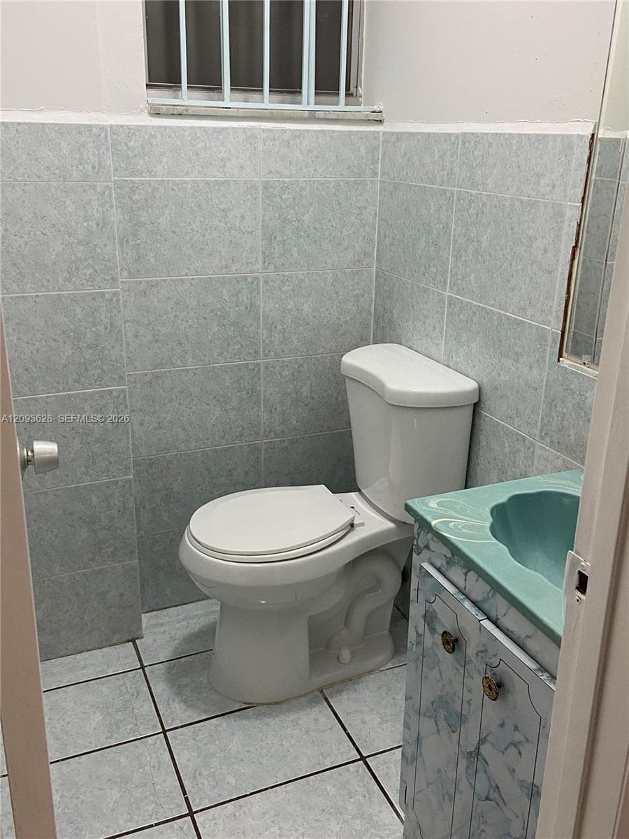GOLDEN GATE · #1416 in Hialeah - Photo 6