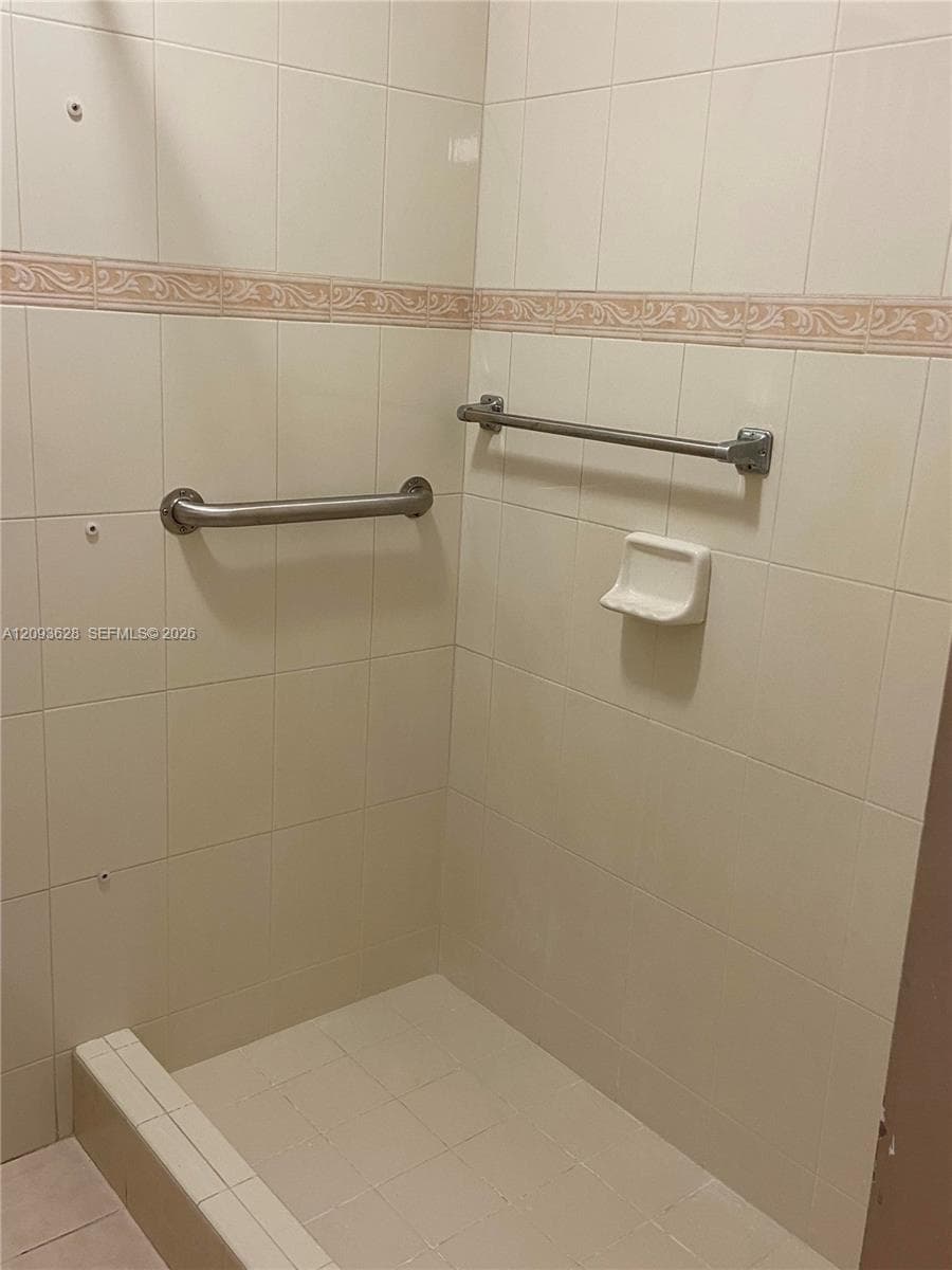 GOLDEN GATE · #1416 in Hialeah - Photo 7