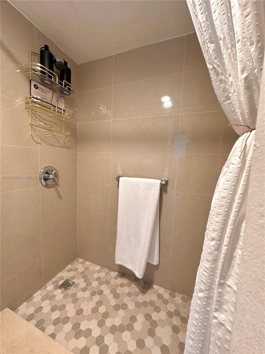 ARLEN HOUSE CONDO · #701 in Sunny Isles Beach - Photo 17