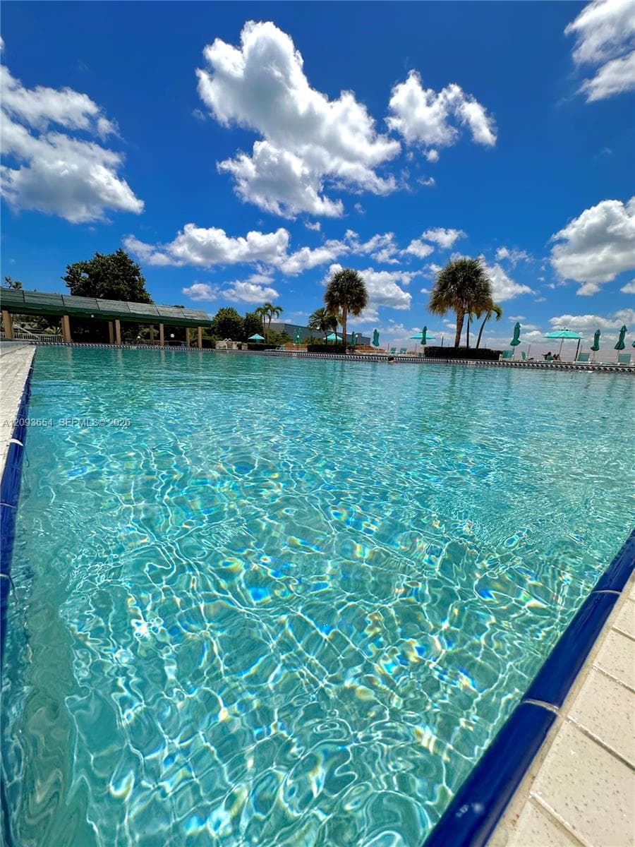 ARLEN HOUSE CONDO · #701 in Sunny Isles Beach - Photo 32