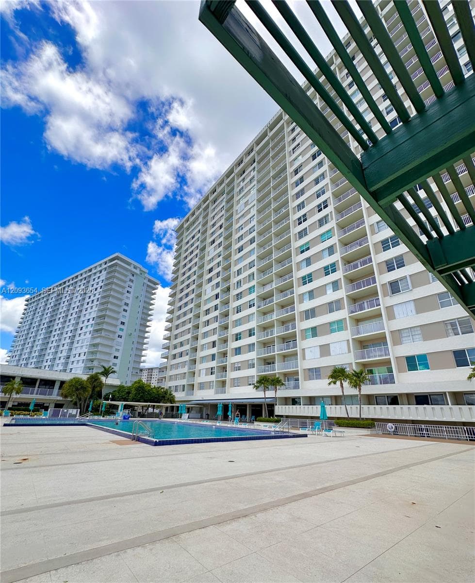 ARLEN HOUSE CONDO · #701 in Sunny Isles Beach - Photo 33