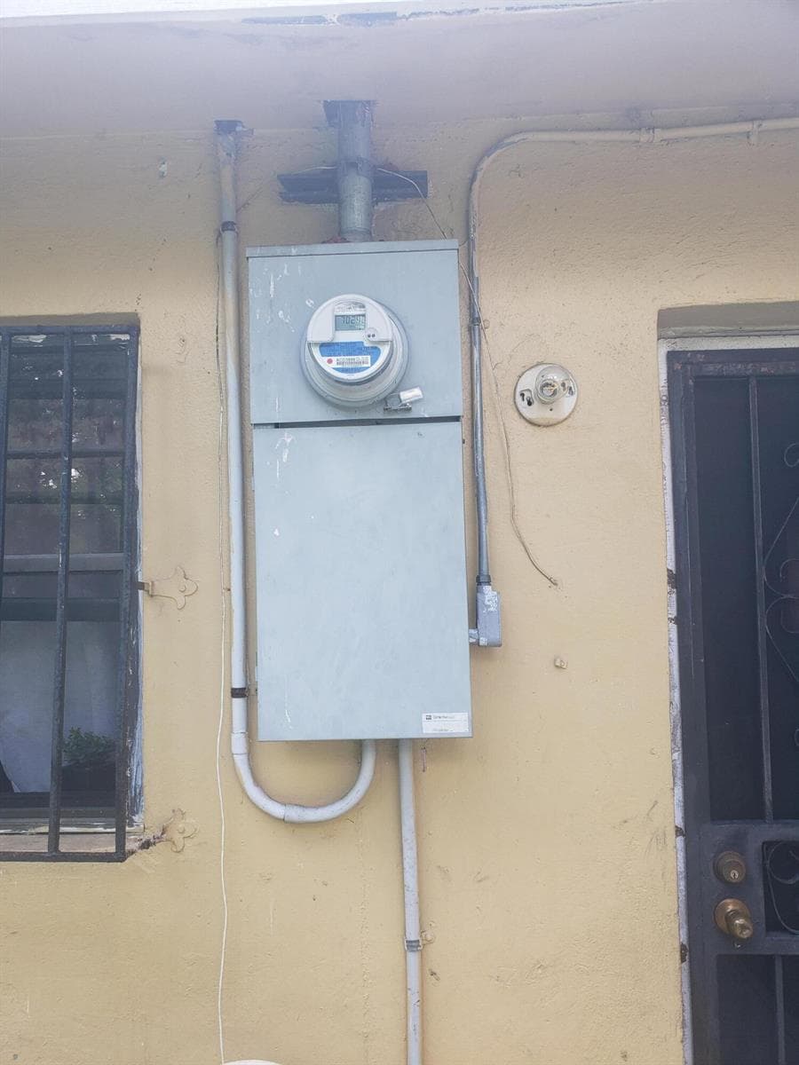 2821 UTILITY SIDE OF HOUSE