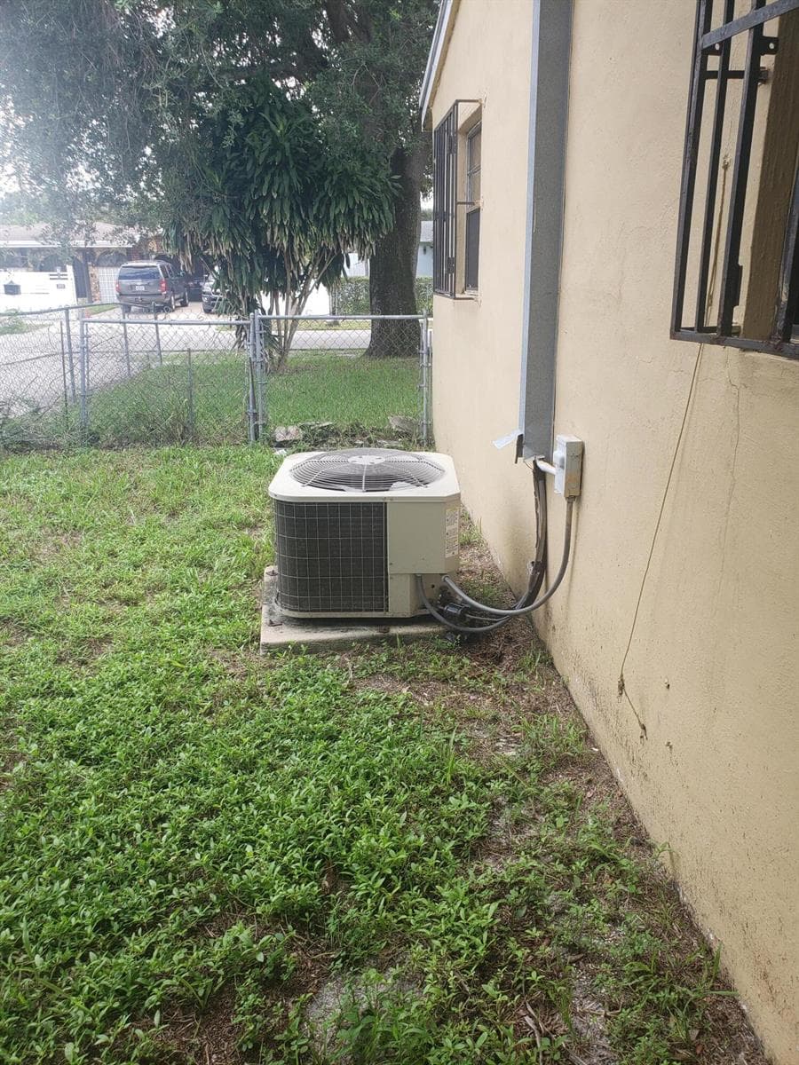 2821- AC UNIT