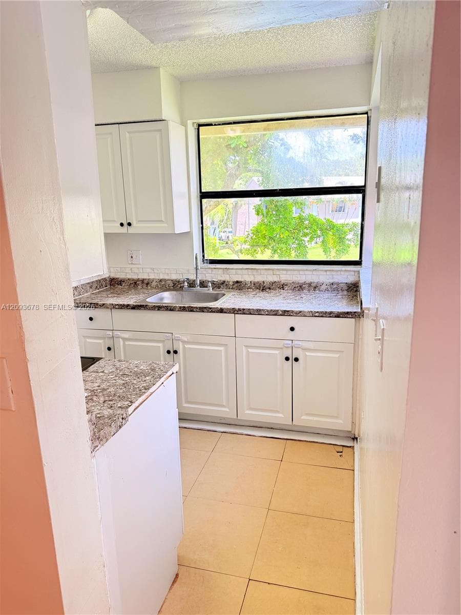 LAKESHORE CONDO 2 · #1021E in Homestead - Photo 4
