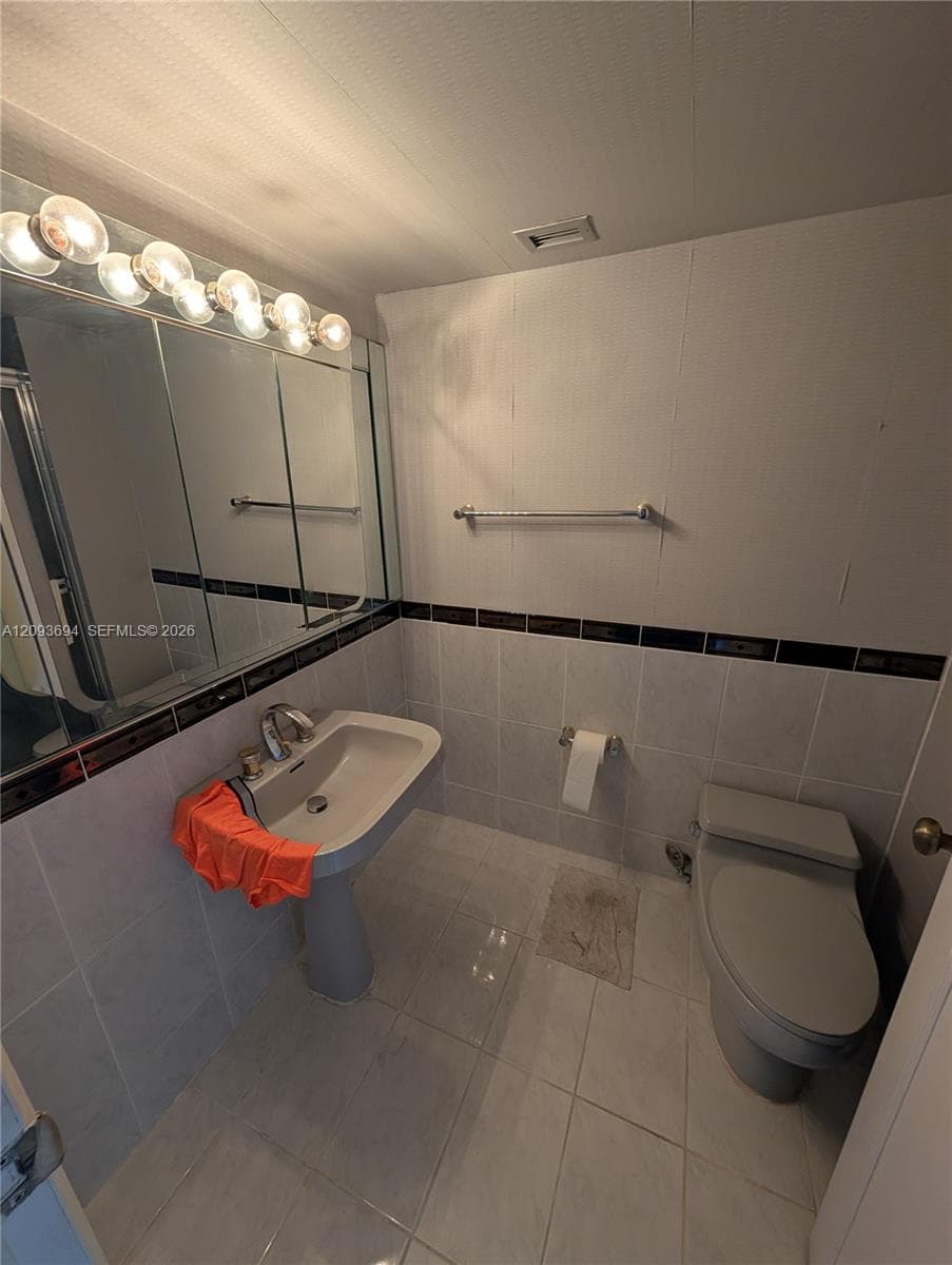 MAJORCA TOWERS CONDO · #502 in North Miami - Photo 9