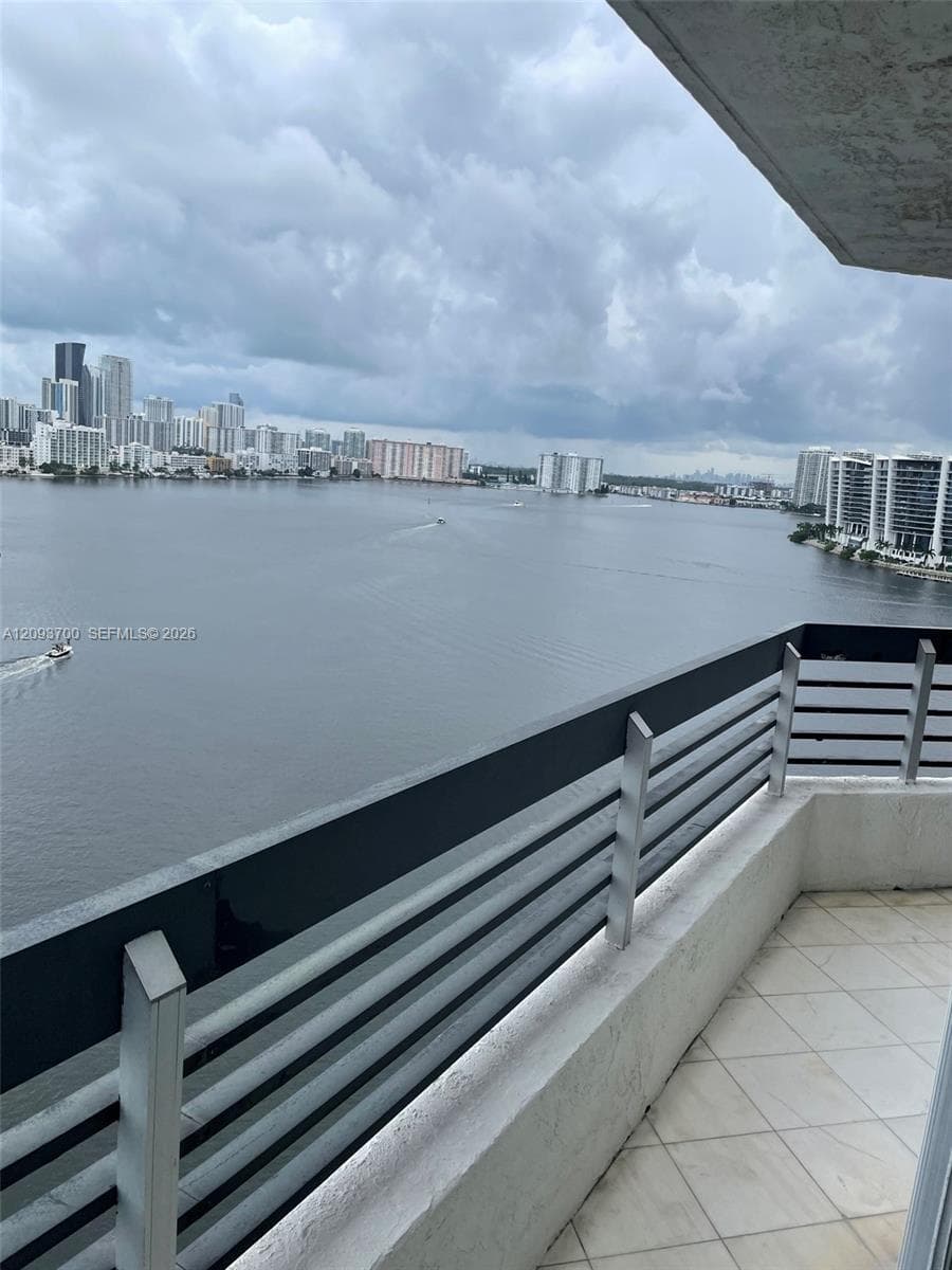 Mystic Pointe Tower 200 · #1612 in Aventura - Photo 2