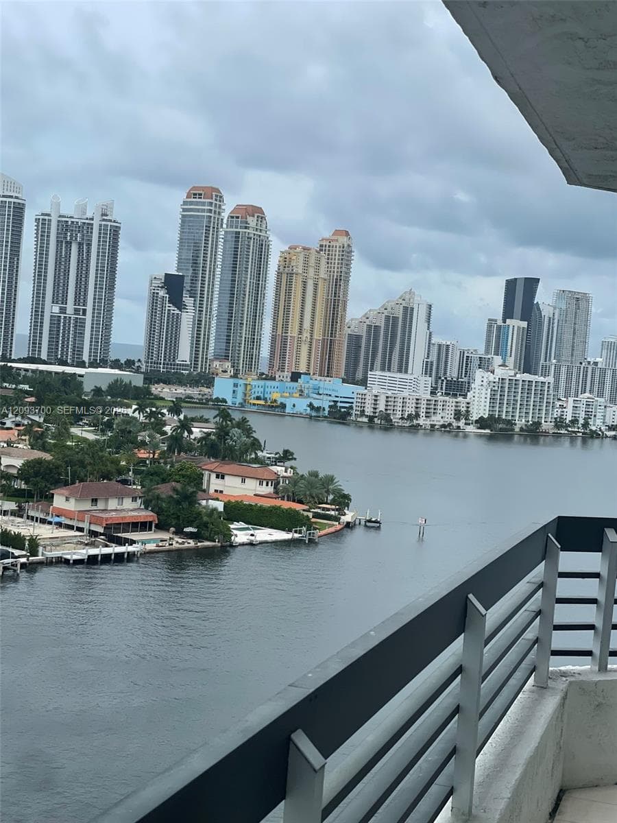 Mystic Pointe Tower 200 · #1612 in Aventura - Photo 9