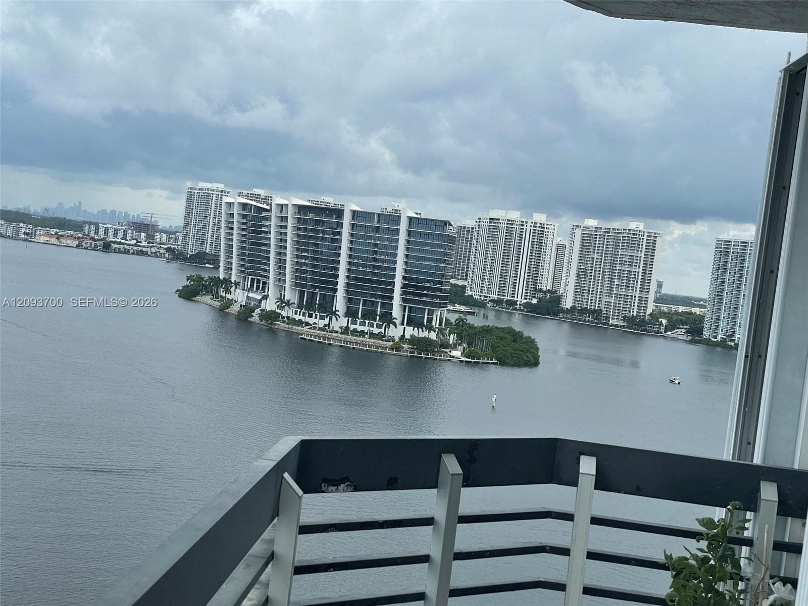 Mystic Pointe Tower 200 · #1612 in Aventura - Photo 10